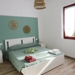 la valetta house Montemarcello liguria camera da letto 1